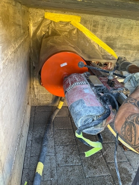Bohrkrone an einer Betondecke